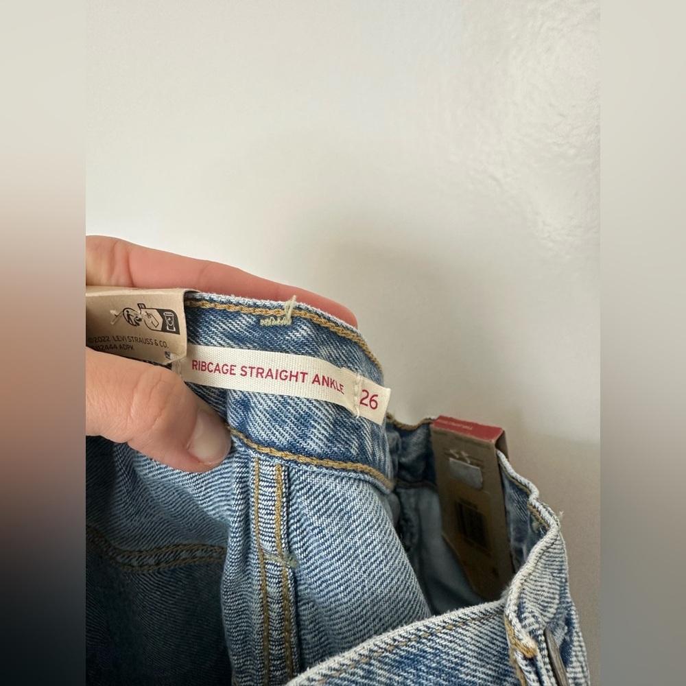 Levi's Ribcage Straight Ankle jeans in Light wash distressed Women’s size 26 NWT - Picture 7 of 10